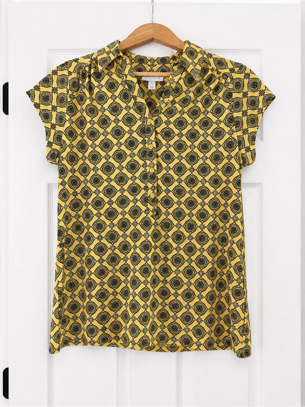 Charter Club Women’s Medium Yellow Geometric Print Collared Blouse Stretch Top